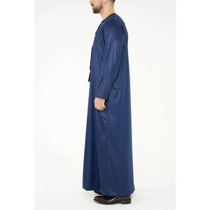 Jubba Thobe Islamique Arabe Professionnel 2024 Fabriqué par le Fabricant Services OEM Hommes Jubbah AMK GROUP Anti-Froissement Respirant - Product Image 4