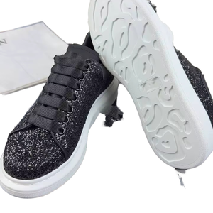 Chaussures basses urbaines en cuir véritable pour hommes, design boîte, légères, confortables, à porter au quotidien, semelle flexible, fermeture à lacets, décontractées - Product Image 1