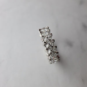 Marquise Cut Moissanite Eternity Wedding Band Anillo de lujo de 4,50 quilates Anillo de eternidad completo Apilamiento Banda nupcial GRA - Product Image 3