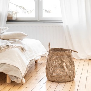 Round <b>woven</b> <b>basket</b> made of sea grass, Mera brand, with a handle - Product Image 2