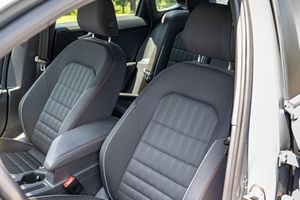 Volkswagen Jetta GLI S 2021 Usado, Inspeccionado, 1 Dueño, Transmisión Manual de 6 Velocidades, Color Gris Puro, Sin Modificaciones - Product Image 5