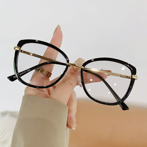 Lunettes d'ordinateur anti-lumière bleue Montures de lunettes lunettes anti-rayonnement Lunettes photochromiques <span class=keywords><strong>Verre</strong></span> <span class=keywords><strong>optique</strong></span> carré - Product Image 5