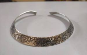 Tour de cou en métal en laiton gaufré sur mesure fait à la main avec placage argent idéal pour les créateurs de bijoux pour la revente - Product Image 4