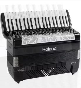 Accordéon numérique Roland FR 8X V prêt à être expédié, pour une performance professionnelle - Product Image 3