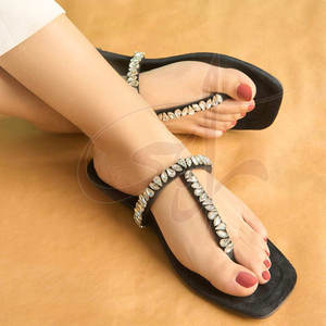 Último Diseño, Servicio OEM, Zapatos Kolhapuri para Mujer, Estampados, Antideslizantes, Cómodos, Suela de Cuero Natural, Parte Superior de Terciopelo, Calidad Premium - Product Image 4