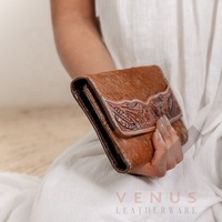 Dompet kulit asli untuk wanita, dompet kulit sapi asli kelas atas buatan tangan untuk hadiah panjang ukiran Tooled