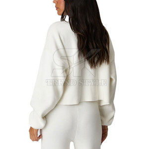 Sudaderas de moda para mujer, ajustadas, cortas, lisas, cómodas y tipo pullover. - Product Image 4