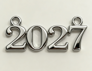 Breloques métalliques personnalisées avec numéro d'année, pendentifs en alliage plaqué argent poli pour bijoux de remise de diplôme, porte-clés et projets de bricolage - Product Image 3