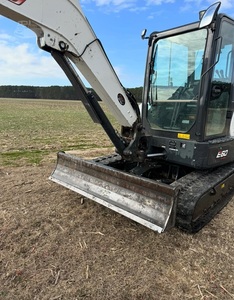 Tractor de Ruedas B-O-B-C-A-T E60 Usado 2023 con Motor y Caja de Cambios, Listo para Enviar - Product Image 6