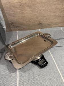 Bandeja de Servicio Cuadrada de Metal con Acabado Plateado y Asas de Concha, Ideal para Servir Bocadillos, Bebidas, en Cafeterías y para Servicio de Invitados - Product Image 5