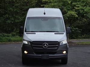 Mercedes-Benz Sprinter 2500 d'occasion à prix bas, modèle 2024, à vendre - Product Image 2