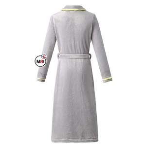 Peignoir en satin de soie 100% personnalisé pour femmes Robes de luxe Spa Home Robe de nuit en satin de soie glacée de haute qualité - Product Image 5