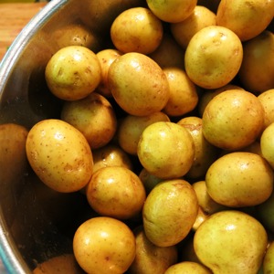 Papas frescas para bebé a granel Premium Harvest Farm Direct Papas frescas para bebé empaquetadas con 100% de sabor y textura natural - Product Image 3