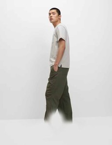 Streetwear Look T Shirt pour Hommes Mode Vêtements Confortable Usage Quotidien Fournisseur Salon Voyage Gym Casual Bulk Outfit Wear - Product Image 1