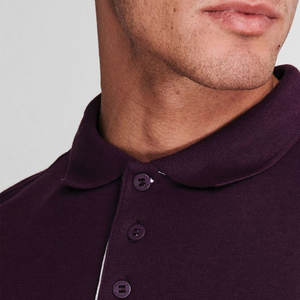 Polos básicos para hombres disponibles en varios colores Tela de algodón Impresión de logotipo personalizado para uso promocional - Product Image 4