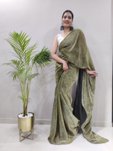Belle œuvre en jacquard Rich Pallu sur le sari de créateur Derniers vêtements indiens pour adultes pour occasions spéciales - Product Image 2
