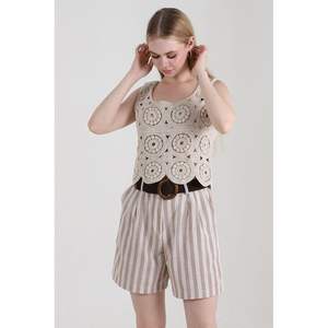 Shorts de Lino para Mujer Topshow, Diseño a Rayas con Cinturón, Producto al por Mayor - Product Image 5