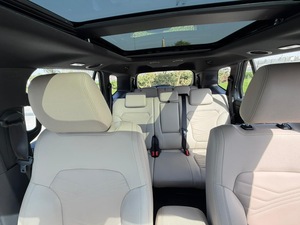 ฟอร์ด เอเวอร์เรสต์ ลิมิเต็ด ปี 2024 สีเงิน เครื่องยนต์ 5.0-6 ลิตร V8 เทอร์โบ เบนซิน เกียร์อัตโนมัติ ไฟหน้า LED เบาะหนังสีเข้ม ยาง R17 มาตรฐานยูโร 6 สภาพใหม่/มือสอง - Product Image 2