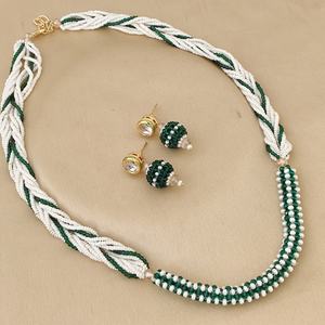 Hermoso Collar de Perlas de Primera Calidad Inspirado en Celebridades con Hermosos Aretes para Mujer, Ideal para Uso Casual y Minimalista - Product Image 3