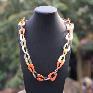 Collier de luxe en corne de buffle fait à la main, bijoux naturels et durables pour femmes, haute qualité - Product Image 1