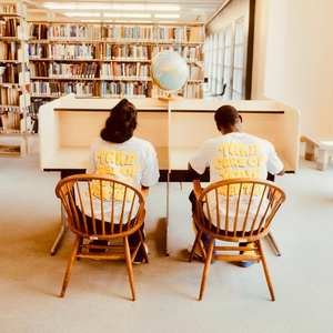 เสื้อยืดที่มีโลโก้กำหนดเองเสื้อยืดไหล่ตกเสื้อยืดใส่ได้ทั้งชายและหญิง - Product Image 3