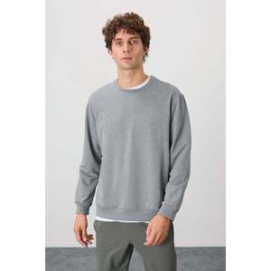 เสื้อสเวตเชิ้ตผู้ชายสีเทาผสมผสาน ผ้าฝ้ายเนื้อนุ่ม ทรงมาตรฐาน-88363 - Product Image 5