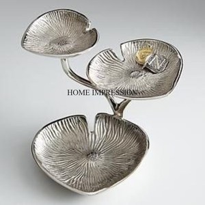 Design floral à 3 compartiments attrayant Base en aluminium plaqué or Bols décoratifs de service jetables et écologiques - Product Image 5