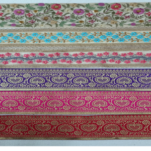 Fait sur mesure en paisley & floral conçu lacets brodés à la machine dans divers modèles & couleurs pour robes de mariée - Product Image 1