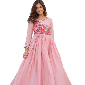 Pur Chinon soie Holi & Diwali spécial longue longueur un côté Atteched vestes Bandhni travail broderie femmes robe avec sac à main - Product Image 1