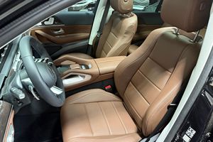 Mercedes Benz GLS 450 AWD Coupé Turbo R18 2024, Bajo Kilometraje, Transmisión Automática, Volante a la Izquierda, Gasolina, Estado: Como Nuevo - Product Image 5