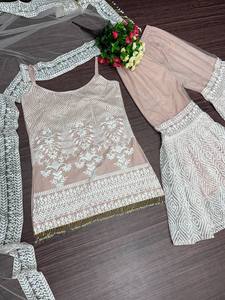 Nouveau Top en filet doux lourd de créateur avec un costume de palazzo de style pakistanais pour adultes comprenant Salwar Kameez - Product Image 6