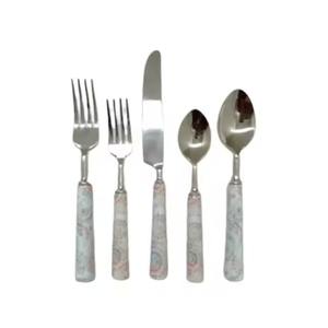 Ensemble de couverts en résine de designer haut de gamme pour les maisons modernes, les occasions spéciales, les dîners de luxe, la décoration de table festive en provenance d'Inde - Product Image 5