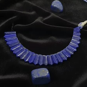 Collier ras de cou unique en pierre précieuse bleue, lapis-lazuli et perle d'eau douce, disposition lâche avec chaîne à brins, style cadeau de fête - Product Image 6