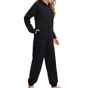 Ensemble de survêtement 2 pièces en coton imprimé pour femme, idéal pour l'hiver, personnalisable, mode OEM, vente en gros - Product Image 4