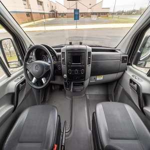 รถตู้ SPRINTER 2500 ปี 2017 สภาพสะอาดมาก เบาะหนังด้านซ้าย พร้อมกล้องหลัง พร้อมจัดส่ง - Product Image 3