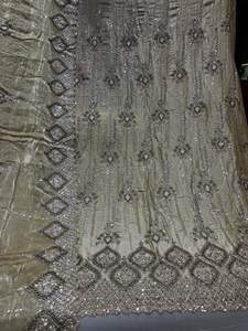 Tissu en soie orné de perles de qualité supérieure pour la confection de robes de mariage, sari, lehenga, dupatta, tenues décontractées et formelles, et tenues de soirée haute couture. - Product Image 2