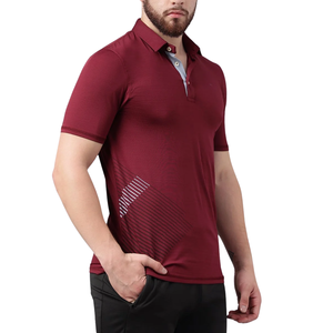 Polo pour homme en marron avec motif géométrique, vêtements de sport élégants, tissu en coton confortable pour le sport et les tenues décontractées - Product Image 2