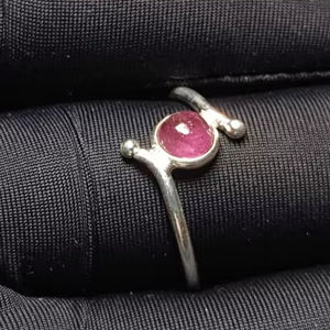 Bague en argent sterling 925 avec lunette chic et élégante en plaqué rhodium et tourmaline rose naturelle pour les occasions de fête - Product Image 3