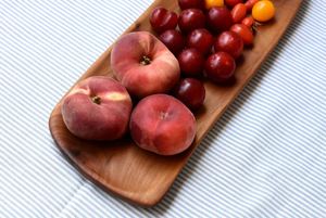 Bandeja de madera para servir frutas, tabla para pan, queso, comida, desayuno, bar, decoración de cocina para el hogar, regalos de boda, restaurante - Product Image 3