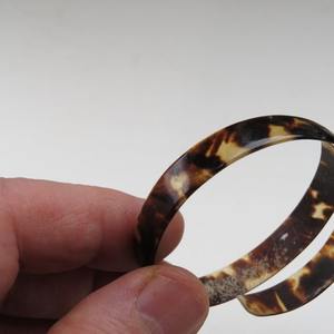 Bracelet en corne de créateur de qualité exportable pour femmes Accessoire en corne de buffle de qualité supérieure pour robes indiennes et occidentales disponible à la vente - Product Image 5