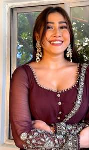 Faux Georgette avec séquence de broderie lourde fonctionne avec une manche complète et une robe Flair entièrement de 3 mètres avec Dupatta entièrement cousue - Product Image 5