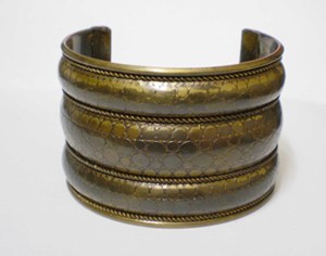 Bracelet en cuivre antique de luxe pour femmes, triple bande, design à bordure tressée, bracelet en cuivre massif, fait à la main, vintage, réglable - Product Image 1