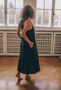 Women's Summer Linen Midi Dress Best Price Simple Washable Sleeveless Pockets Eco-Friendly Natural Waistline Black Wholesale - Product Image 4