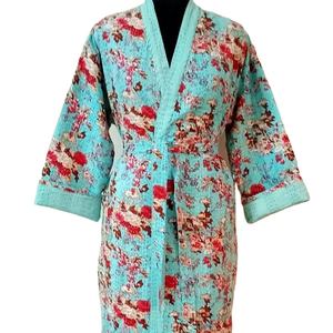 Chaqueta acolchada hecha a mano Kantha, chaqueta con estampado floral, kimono de mujer, bata de ducha floral - Product Image 1
