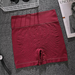 Pantalon serré élastique de yoga d'été respirant personnalisé pour le levage des fesses taille haute vêtements d'extérieur vêtements de yoga de sport shorts trois points - Product Image 6