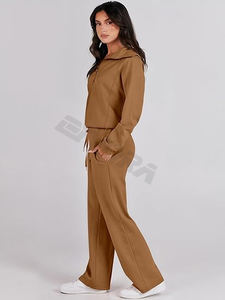 Ensemble de salon 2 pièces pour femmes sur mesure-Sweat-shirt et pantalon de survêtement vente en gros Survêtement - Product Image 2