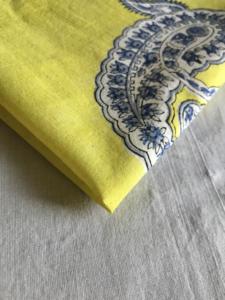 Tela de Algodón Estampada a Mano con Diseño Paisley Amarillo Mostaza, Motivo Mango Kashmiri Índigo - Product Image 3