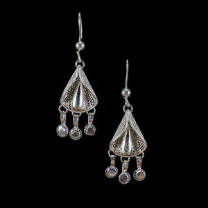 Pendientes de tuerca florales clásicos de alto grado superventas, suministro directo indio de alta calidad con accesorio de moda brillante - Product Image 1