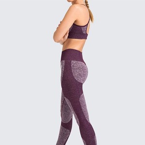 Derniers modèles d'ensembles de yoga pour femmes Logo personnalisé/couleur Respirant Confortable Meilleurs objets Ensemble de yoga anti-rides de haute qualité pour femmes - Product Image 3