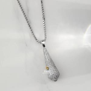 Pendentif de style hip-hop en argent sterling 925 avec diamants de laboratoire ronds et brillants Chic Pearl Gold Accent Charm pour cadeaux - Product Image 2